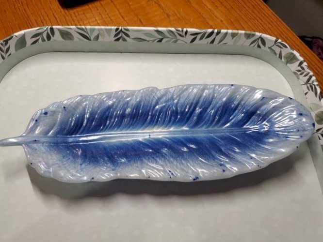 Elegant Handmade Feather-Shaped Resin Coasters/Trays