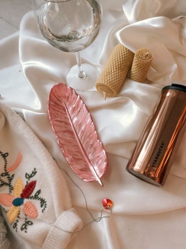 Elegant Handmade Feather-Shaped Resin Coasters/Trays